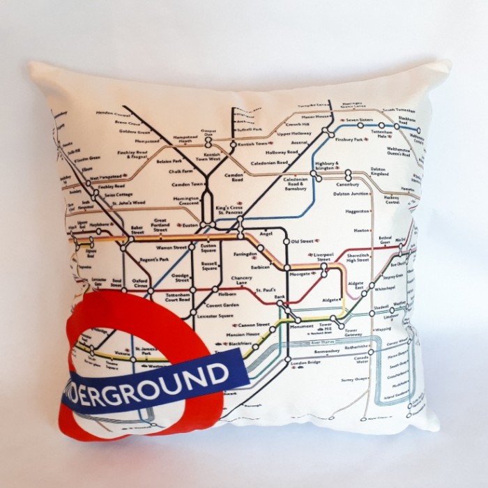 Housse de coussin ''Stations du Underground'' Londres - 18 x18